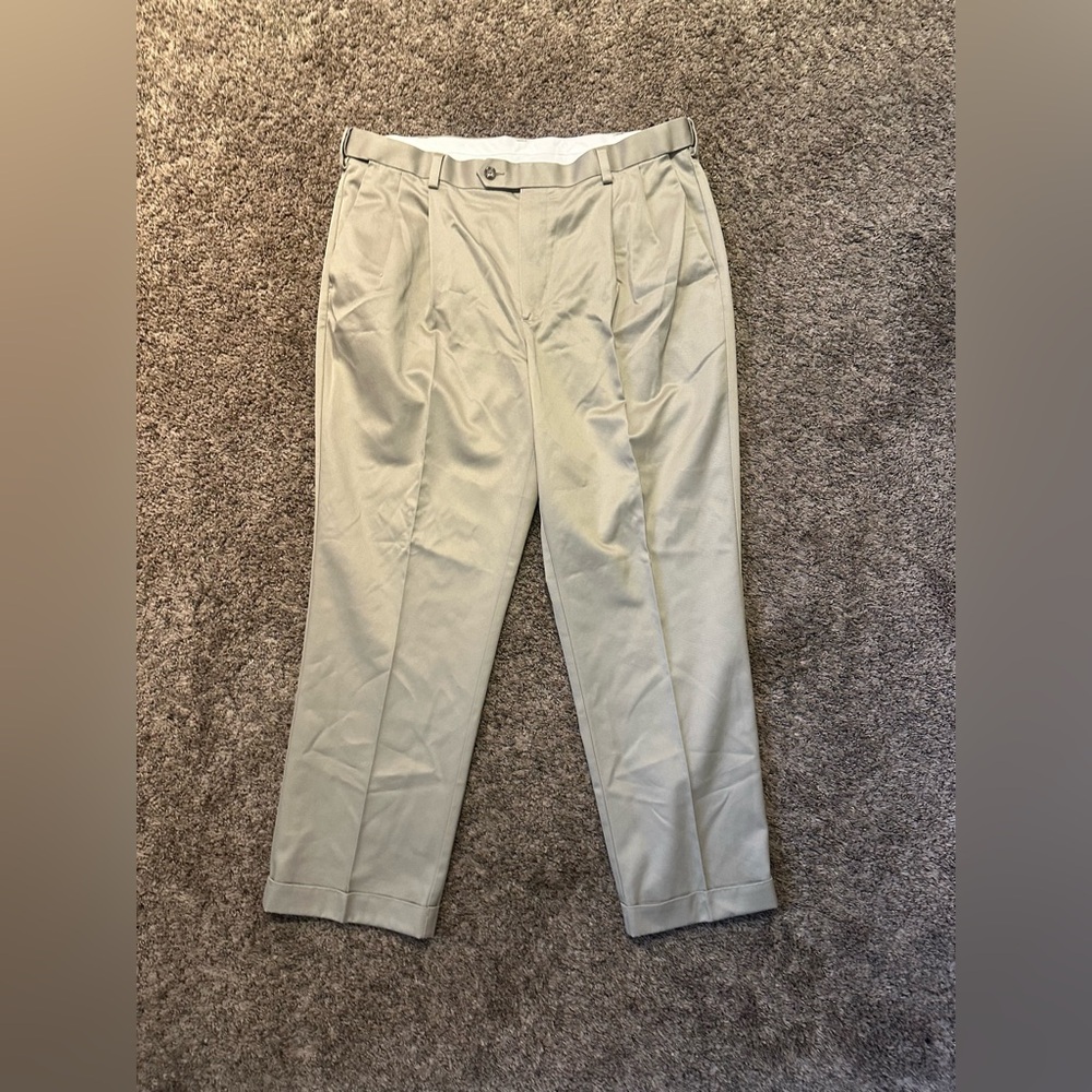 Roundtree & Yorke Light Khaki Chinos